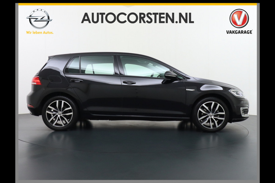 Volkswagen e-Golf AUT SOH=92% Adaptieve Cruise Warmtepomp App-Connect Apple Carplay Android Auto Climatronic Stoelverwarming DAB+ Led Virtual Cockpit Winterpakket  Licht/Regensensor Pdc App-Connect Lmv 17" E-DITION 136PK 290NM Koppel slechts 44.000km