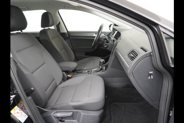 Volkswagen e-Golf AUT SOH=92% Adaptieve Cruise Warmtepomp App-Connect Apple Carplay Android Auto Climatronic Stoelverwarming DAB+ Led Virtual Cockpit Winterpakket  Licht/Regensensor Pdc App-Connect Lmv 17" E-DITION 136PK 290NM Koppel slechts 44.000km