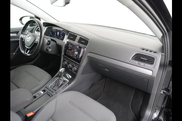 Volkswagen e-Golf AUT SOH=92% Adaptieve Cruise Warmtepomp App-Connect Apple Carplay Android Auto Climatronic Stoelverwarming DAB+ Led Virtual Cockpit Winterpakket  Licht/Regensensor Pdc App-Connect Lmv 17" E-DITION 136PK 290NM Koppel slechts 44.000km