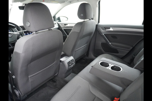 Volkswagen e-Golf AUT SOH=92% Adaptieve Cruise Warmtepomp App-Connect Apple Carplay Android Auto Climatronic Stoelverwarming DAB+ Led Virtual Cockpit Winterpakket  Licht/Regensensor Pdc App-Connect Lmv 17" E-DITION 136PK 290NM Koppel slechts 44.000km