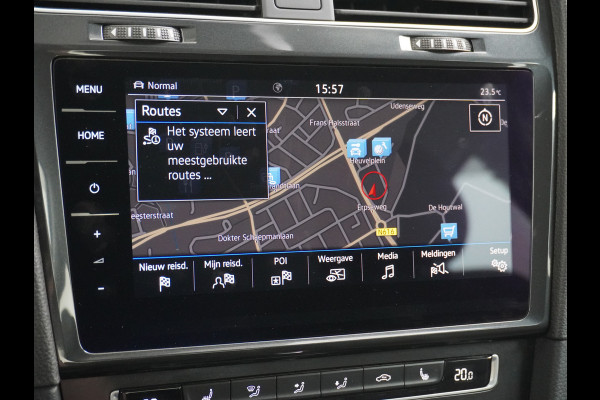 Volkswagen e-Golf AUT SOH=92% Adaptieve Cruise Warmtepomp App-Connect Apple Carplay Android Auto Climatronic Stoelverwarming DAB+ Led Virtual Cockpit Winterpakket  Licht/Regensensor Pdc App-Connect Lmv 17" E-DITION 136PK 290NM Koppel slechts 44.000km