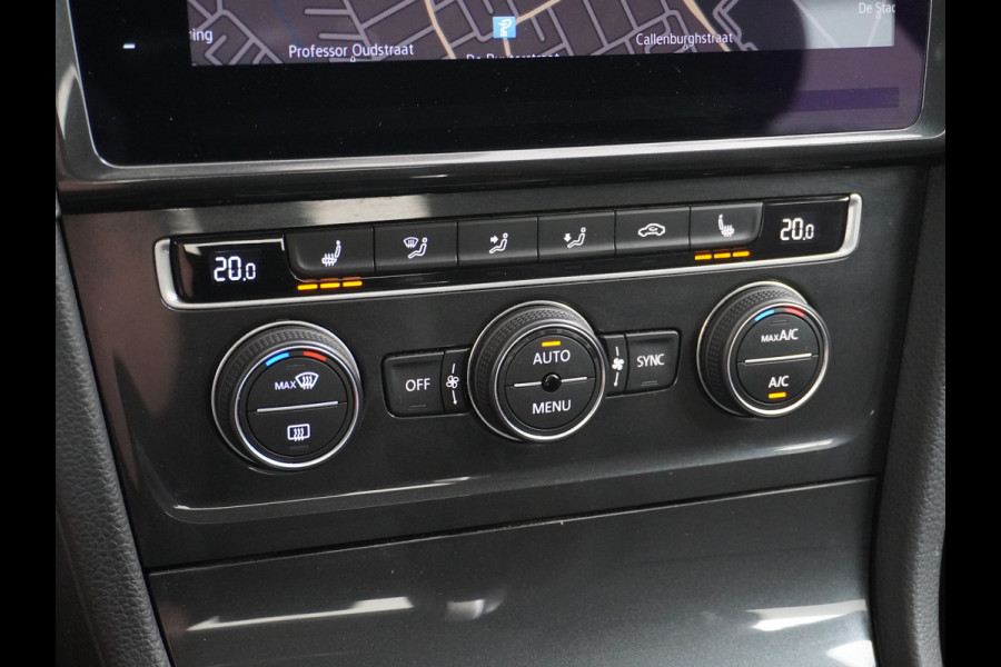 Volkswagen e-Golf AUT SOH=92% Adaptieve Cruise Warmtepomp App-Connect Apple Carplay Android Auto Climatronic Stoelverwarming DAB+ Led Virtual Cockpit Winterpakket  Licht/Regensensor Pdc App-Connect Lmv 17" E-DITION 136PK 290NM Koppel slechts 44.000km