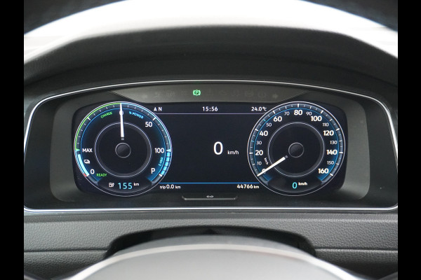 Volkswagen e-Golf AUT SOH=92% Adaptieve Cruise Warmtepomp App-Connect Apple Carplay Android Auto Climatronic Stoelverwarming DAB+ Led Virtual Cockpit Winterpakket  Licht/Regensensor Pdc App-Connect Lmv 17" E-DITION 136PK 290NM Koppel slechts 44.000km
