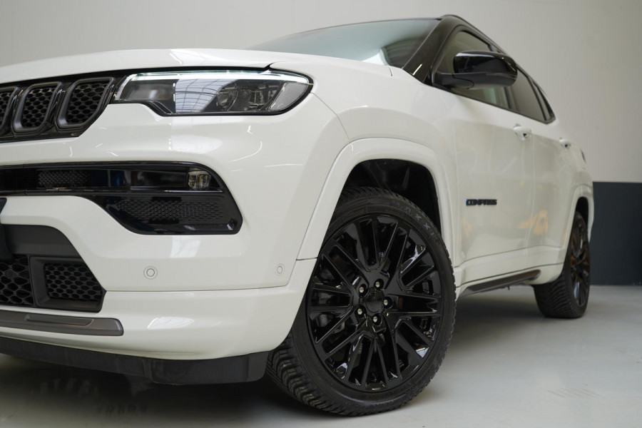 Jeep Compass 4xe 240 Plug-in Hybrid Electric S | Leder | Navigatie | Achteruitrijcamera | Stuurverwarming