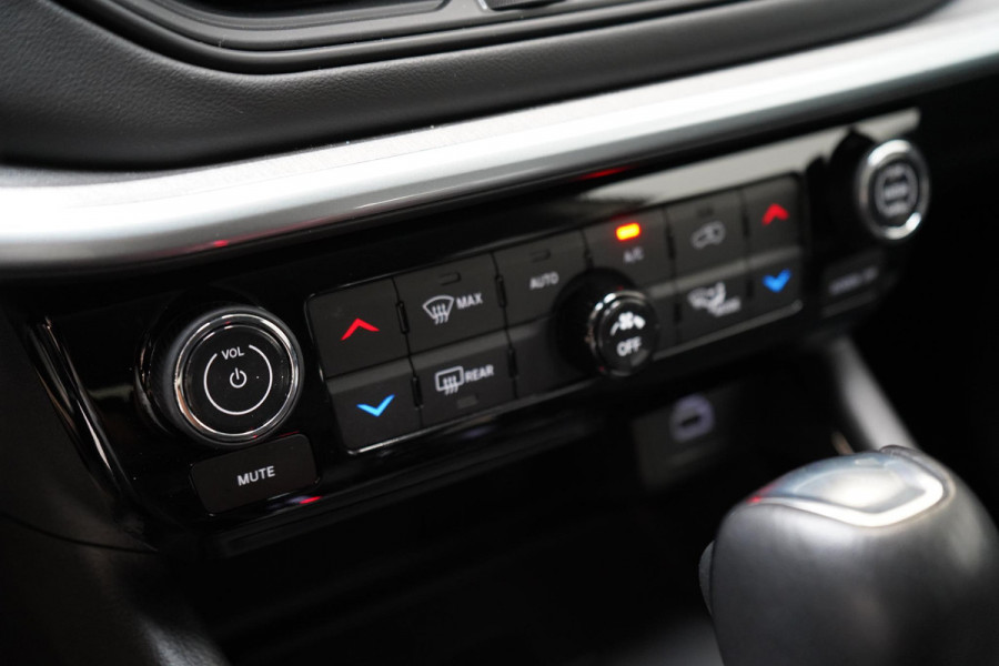 Jeep Compass 4xe 240 Plug-in Hybrid Electric S | Leder | Navigatie | Achteruitrijcamera | Stuurverwarming