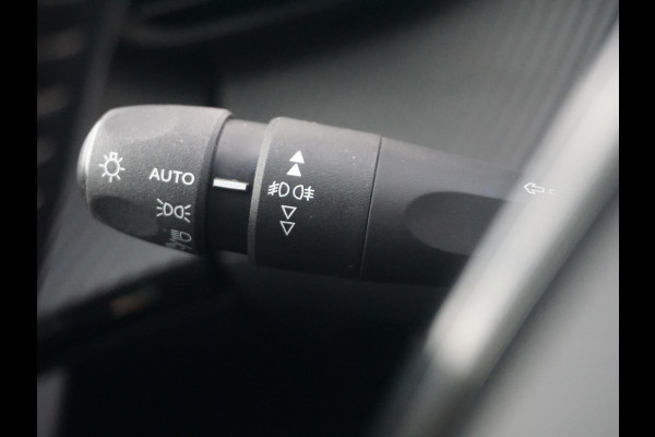 Peugeot e-2008 EV Allure Pack 50 kWh Soh batterij 95%
