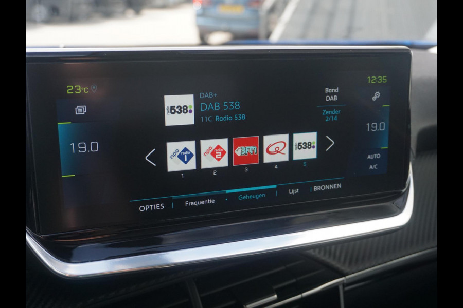 Peugeot e-2008 EV Allure Pack 50 kWh Soh batterij 95%