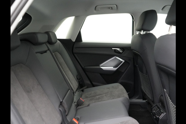 Audi Q3 45 TFSI eS Line Plug In Hybrid 245pk Dealer O.H PHEV | Adaptive Cruise | 360 Camera | Alcantara Sportstoelen Memory & Verwarmd | Navigatie | DAB | 20"L.M |