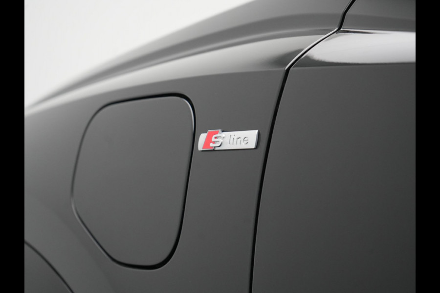 Audi Q3 45 TFSI eS Line Plug In Hybrid 245pk Dealer O.H PHEV | Adaptive Cruise | 360 Camera | Alcantara Sportstoelen Memory & Verwarmd | Navigatie | DAB | 20"L.M |