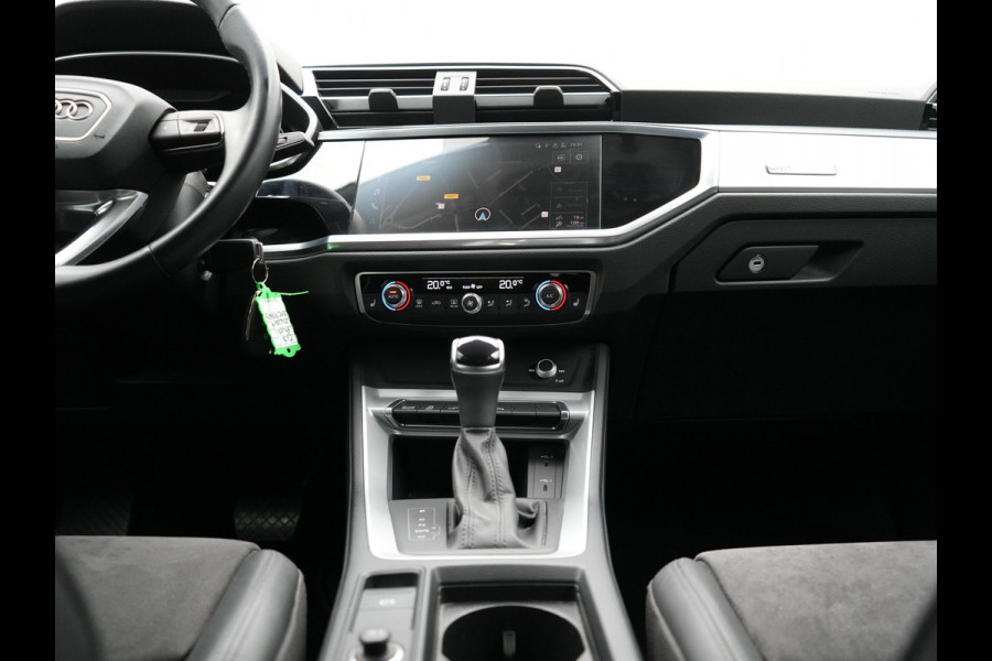 Audi Q3 45 TFSI eS Line Plug In Hybrid 245pk Dealer O.H PHEV | Adaptive Cruise | 360 Camera | Alcantara Sportstoelen Memory & Verwarmd | Navigatie | DAB | 20"L.M |