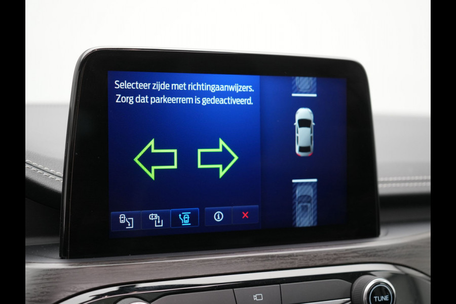 Ford Kuga 2.5 Vignale Plug In Hybrid 225pk Dealer O.H PHEV | Panodak | Head Up | Adaptive Cruise | 360 Camera | Bang & Olufsen Sound | Lederen Sportstoelen Memory & Verwarmd | Keyless | Apple Carplay | Stuur Verwarmd | Blis | Virtual | Navigatie