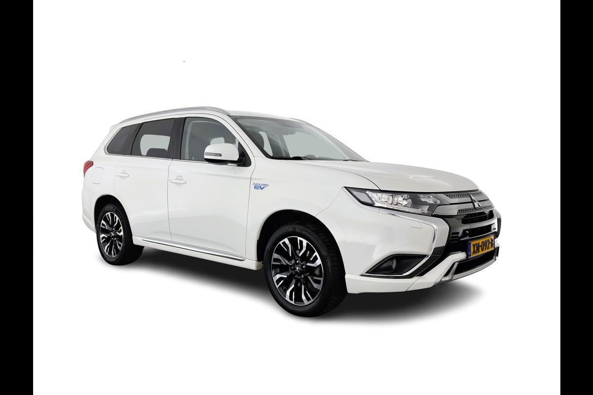 Mitsubishi Outlander 2.4 PHEV Pure (INCL.BTW) *CARPLAY | 1/2LEATHER | KEYLESS | CAMERA | SHIFT-PADDLES | ECC | PDC | CRUISE | 17''ALU | TOWBAR*