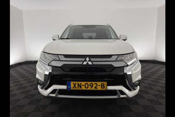 Mitsubishi Outlander 2.4 PHEV Pure (INCL.BTW) *CARPLAY | 1/2LEATHER | KEYLESS | CAMERA | SHIFT-PADDLES | ECC | PDC | CRUISE | 17''ALU | TOWBAR*