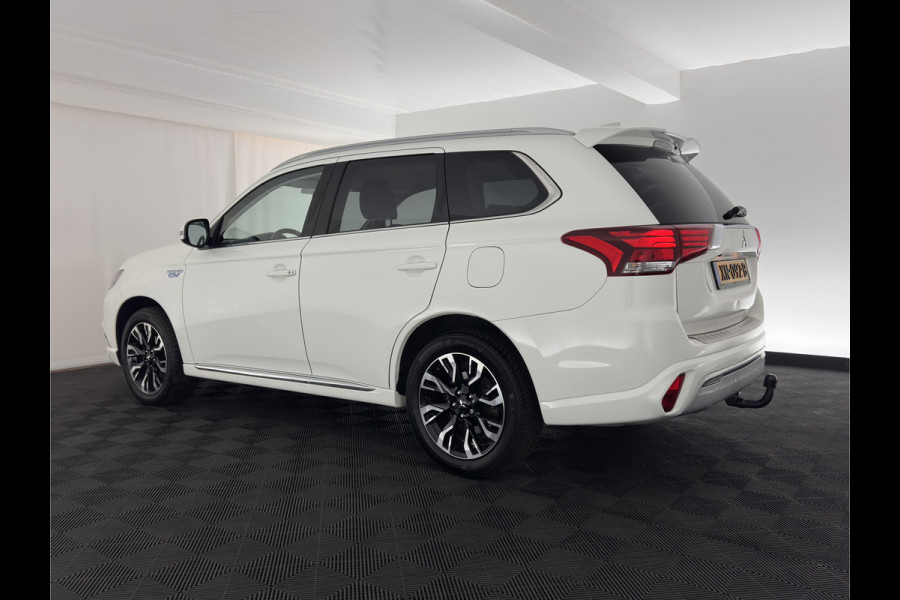 Mitsubishi Outlander 2.4 PHEV Pure (INCL.BTW) *CARPLAY | 1/2LEATHER | KEYLESS | CAMERA | SHIFT-PADDLES | ECC | PDC | CRUISE | 17''ALU | TOWBAR*