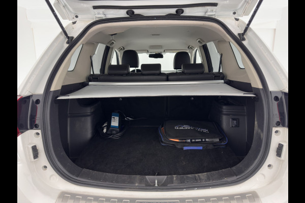 Mitsubishi Outlander 2.4 PHEV Pure (INCL.BTW) *CARPLAY | 1/2LEATHER | KEYLESS | CAMERA | SHIFT-PADDLES | ECC | PDC | CRUISE | 17''ALU | TOWBAR*