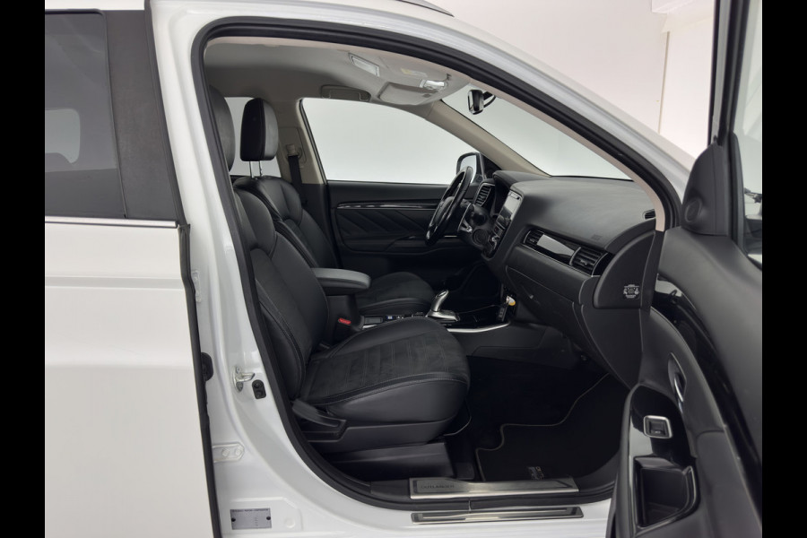 Mitsubishi Outlander 2.4 PHEV Pure (INCL.BTW) *CARPLAY | 1/2LEATHER | KEYLESS | CAMERA | SHIFT-PADDLES | ECC | PDC | CRUISE | 17''ALU | TOWBAR*