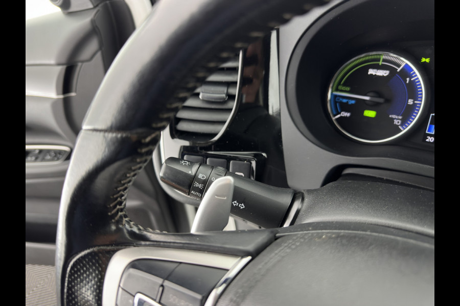 Mitsubishi Outlander 2.4 PHEV Pure (INCL.BTW) *CARPLAY | 1/2LEATHER | KEYLESS | CAMERA | SHIFT-PADDLES | ECC | PDC | CRUISE | 17''ALU | TOWBAR*