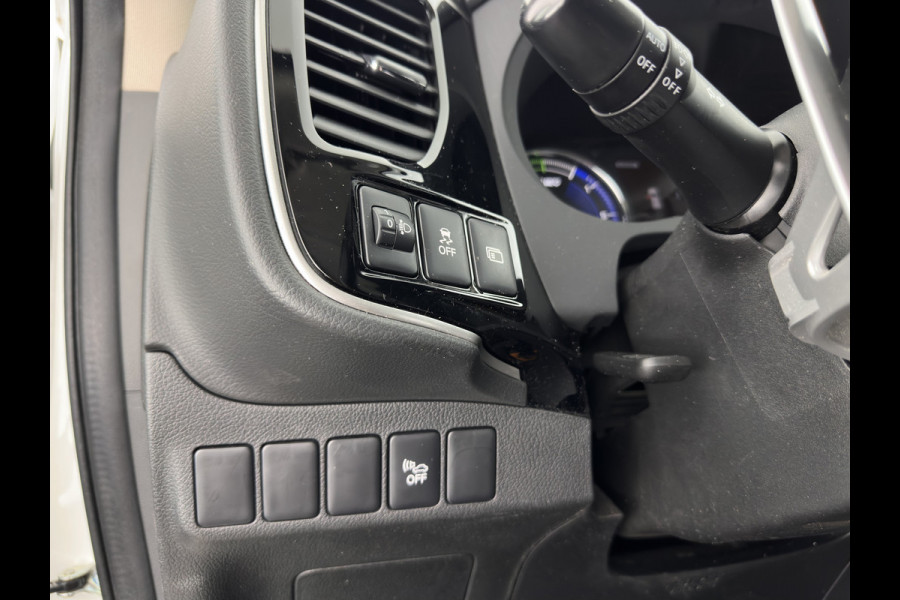 Mitsubishi Outlander 2.4 PHEV Pure (INCL.BTW) *CARPLAY | 1/2LEATHER | KEYLESS | CAMERA | SHIFT-PADDLES | ECC | PDC | CRUISE | 17''ALU | TOWBAR*