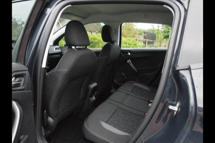 Peugeot 2008 1.2 PureTech Active | Cruise Control | Trekhaak | Airco | Bluetooth |
