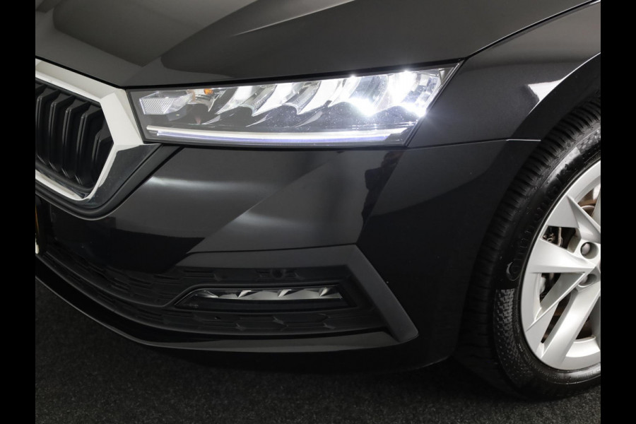 Škoda Octavia Combi 1.4 TSI iV PHEV Business Edition 204 pk Automaat (DSG) | Private lease vanaf 634,-- | Verlengde garantie | Navigatie | Parkeersensoren | Adaptieve cruise control | Stoelverwarming |