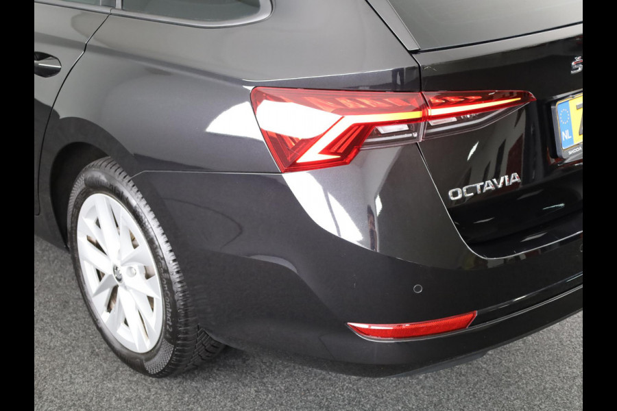 Škoda Octavia Combi 1.4 TSI iV PHEV Business Edition 204 pk Automaat (DSG) | Private lease vanaf 634,-- | Verlengde garantie | Navigatie | Parkeersensoren | Adaptieve cruise control | Stoelverwarming |