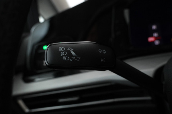 Volkswagen GOLF Variant 2.0 TDI Life Business Automaat, Navigatie, Digital dash