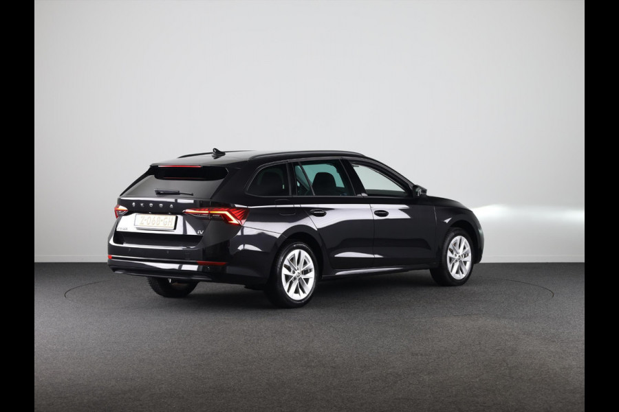 Škoda Octavia Combi 1.4 TSI iV PHEV Business Edition 204 pk Automaat (DSG) | Private lease vanaf 634,-- | Verlengde garantie | Navigatie | Parkeersensoren | Adaptieve cruise control | Stoelverwarming |