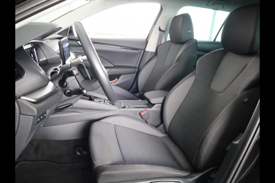 Škoda Octavia Combi 1.4 TSI iV PHEV Business Edition 204 pk Automaat (DSG) | Private lease vanaf 634,-- | Verlengde garantie | Navigatie | Parkeersensoren | Adaptieve cruise control | Stoelverwarming |