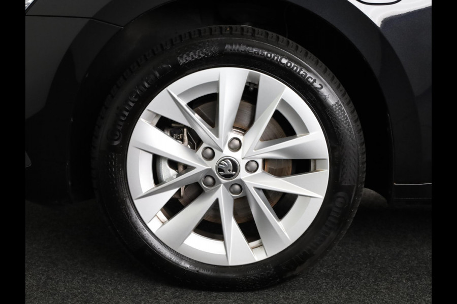 Škoda Octavia Combi 1.4 TSI iV PHEV Business Edition 204 pk Automaat (DSG) | Private lease vanaf 634,-- | Verlengde garantie | Navigatie | Parkeersensoren | Adaptieve cruise control | Stoelverwarming |