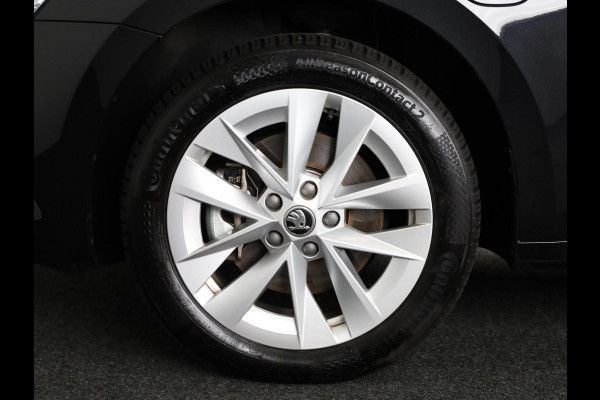 Škoda Octavia Combi 1.4 TSI iV PHEV Business Edition 204 pk Automaat (DSG) | Private lease vanaf 634,-- | Verlengde garantie | Navigatie | Parkeersensoren | Adaptieve cruise control | Stoelverwarming |