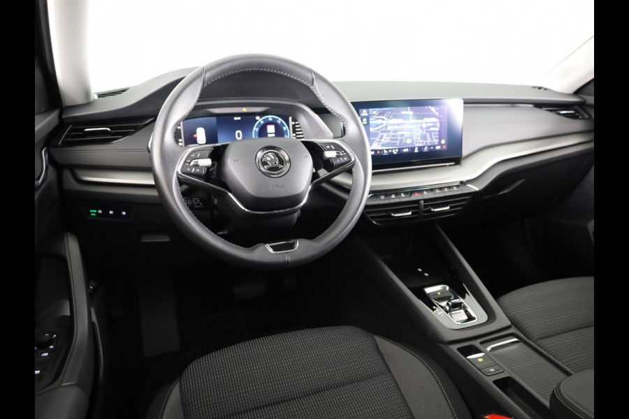 Škoda Octavia Combi 1.4 TSI iV PHEV Business Edition 204 pk Automaat (DSG) | Private lease vanaf 634,-- | Verlengde garantie | Navigatie | Parkeersensoren | Adaptieve cruise control | Stoelverwarming |