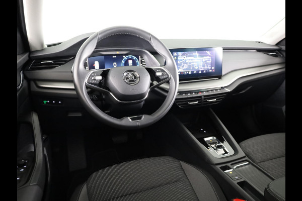 Škoda Octavia Combi 1.4 TSI iV PHEV Business Edition 204 pk Automaat (DSG) | Private lease vanaf 634,-- | Verlengde garantie | Navigatie | Parkeersensoren | Adaptieve cruise control | Stoelverwarming |