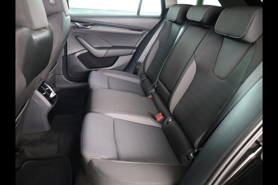 Škoda Octavia Combi 1.4 TSI iV PHEV Business Edition 204 pk Automaat (DSG) | Private lease vanaf 634,-- | Verlengde garantie | Navigatie | Parkeersensoren | Adaptieve cruise control | Stoelverwarming |