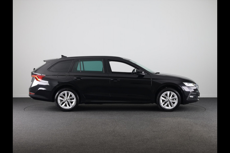 Škoda Octavia Combi 1.4 TSI iV PHEV Business Edition 204 pk Automaat (DSG) | Private lease vanaf 634,-- | Verlengde garantie | Navigatie | Parkeersensoren | Adaptieve cruise control | Stoelverwarming |