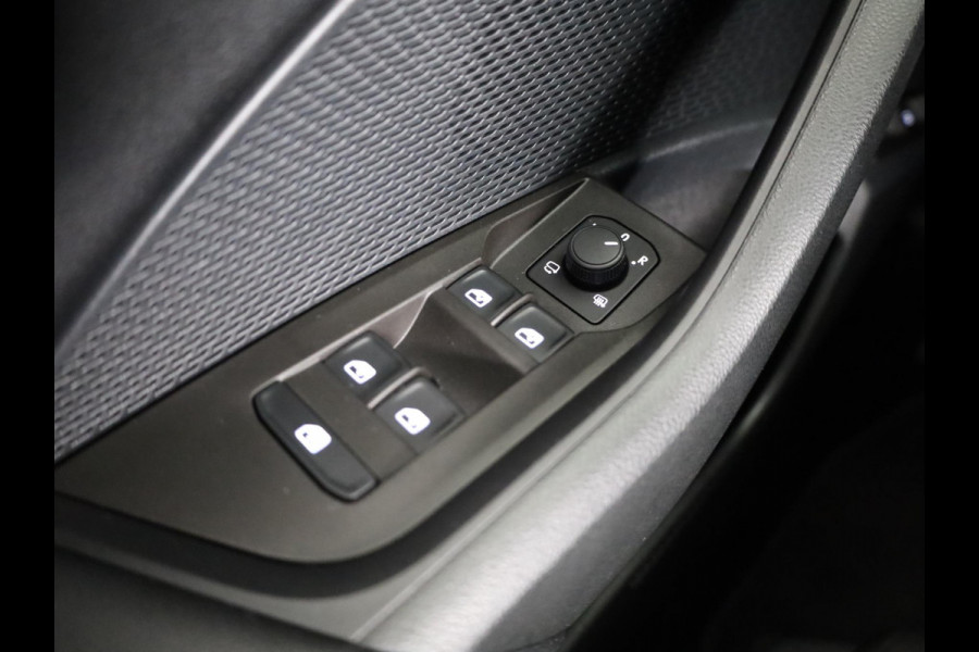 Škoda Octavia Combi 1.4 TSI iV PHEV Business Edition 204 pk Automaat (DSG) | Private lease vanaf 634,-- | Verlengde garantie | Navigatie | Parkeersensoren | Adaptieve cruise control | Stoelverwarming |