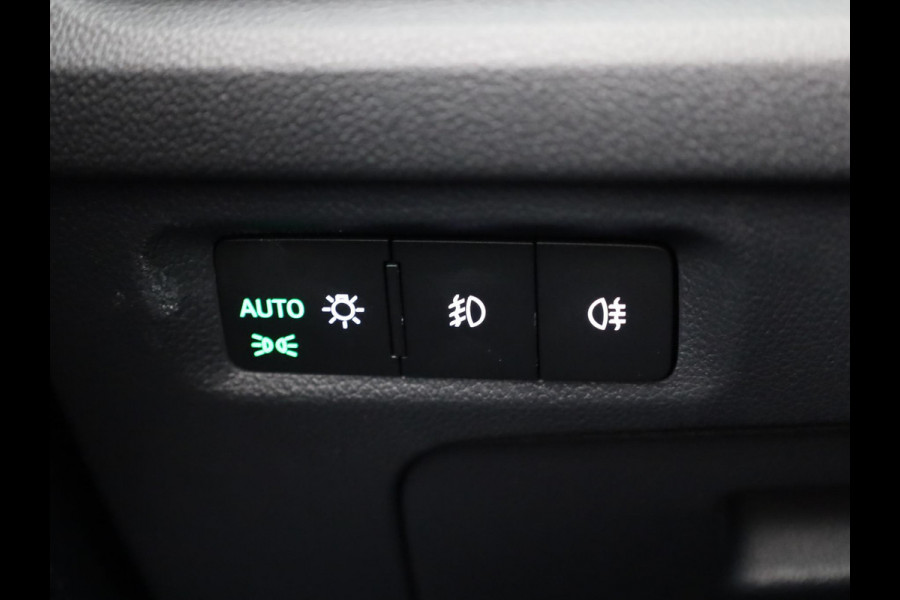 Škoda Octavia Combi 1.4 TSI iV PHEV Business Edition 204 pk Automaat (DSG) | Private lease vanaf 634,-- | Verlengde garantie | Navigatie | Parkeersensoren | Adaptieve cruise control | Stoelverwarming |