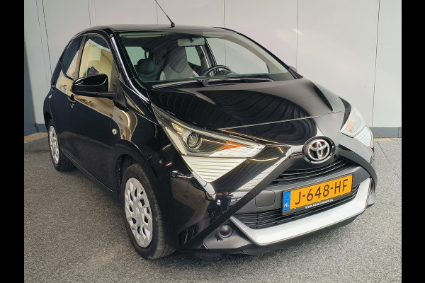 Toyota Aygo 1.0 VVT-i x-play AUTOMAAT uit 2020 Rijklaar + 12 maanden Bovag-garantie Henk Jongen Auto's in Helmond,  al 50 jaar service zoals 't hoort!