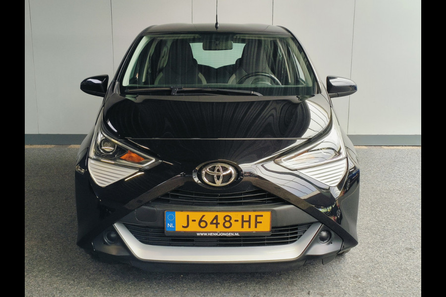 Toyota Aygo 1.0 VVT-i x-play AUTOMAAT uit 2020 Rijklaar + 12 maanden Bovag-garantie Henk Jongen Auto's in Helmond,  al 50 jaar service zoals 't hoort!