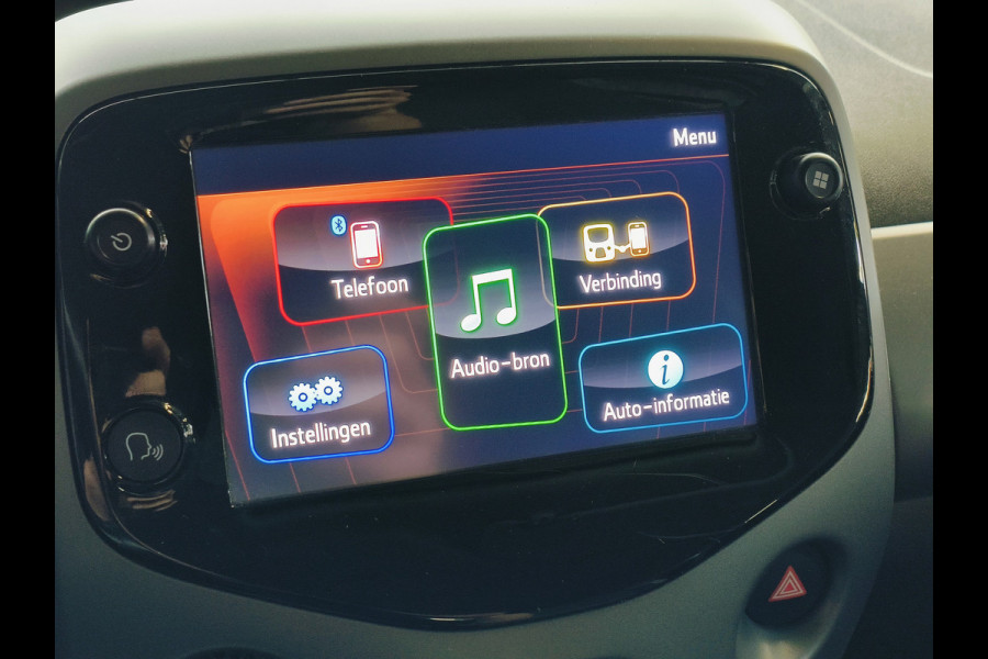 Toyota Aygo 1.0 VVT-i x-play AUTOMAAT uit 2020 Rijklaar + 12 maanden Bovag-garantie Henk Jongen Auto's in Helmond,  al 50 jaar service zoals 't hoort!
