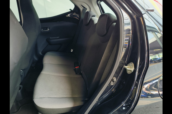 Toyota Aygo 1.0 VVT-i x-play AUTOMAAT uit 2020 Rijklaar + 12 maanden Bovag-garantie Henk Jongen Auto's in Helmond,  al 50 jaar service zoals 't hoort!
