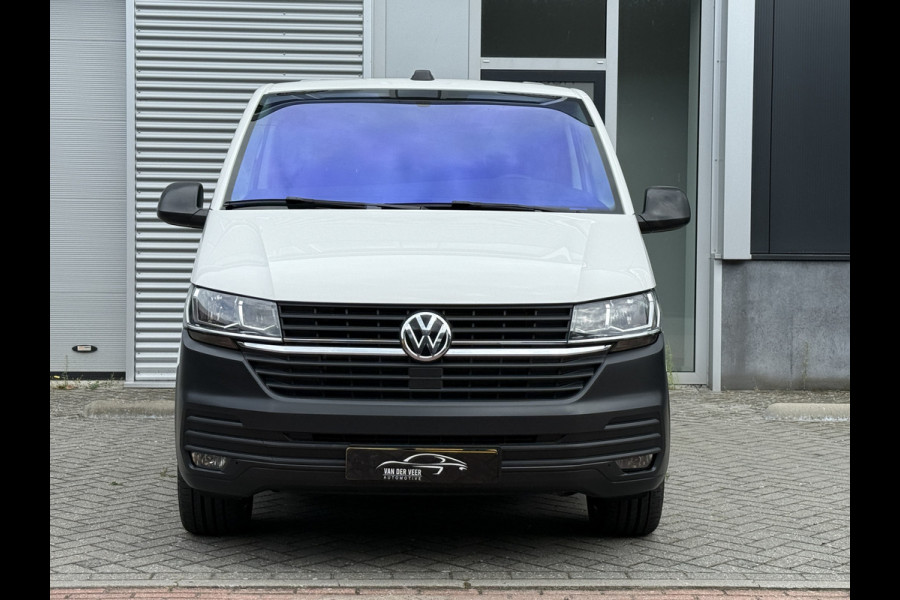 Volkswagen Transporter 2.0 TDI L2H1 30 DC Highline | Camera | Trekhaak | Automaat Volkswagen Transporter 2.0 TDI L2H1 30 DC Highline | Camera | Trekhaak | Automaat
