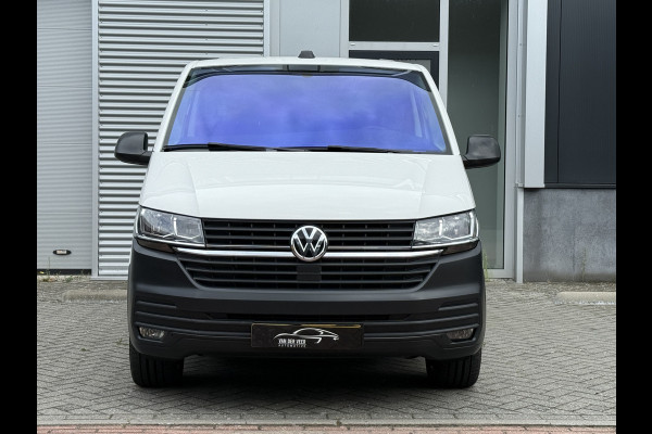 Volkswagen Transporter 2.0 TDI L2H1 30 DC Highline | Camera | Trekhaak | Automaat Volkswagen Transporter 2.0 TDI L2H1 30 DC Highline | Camera | Trekhaak | Automaat