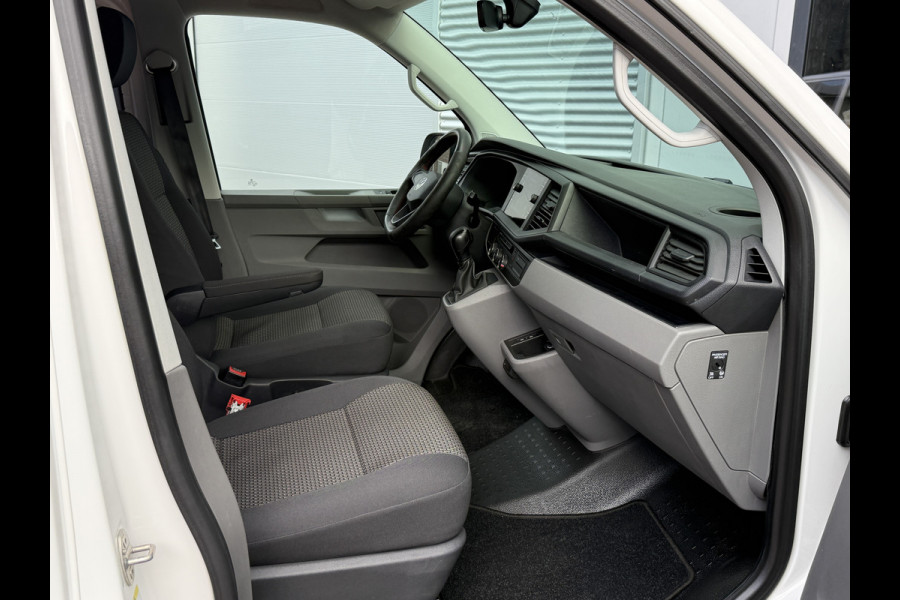 Volkswagen Transporter 2.0 TDI L2H1 30 DC Highline | Camera | Trekhaak | Automaat Volkswagen Transporter 2.0 TDI L2H1 30 DC Highline | Camera | Trekhaak | Automaat