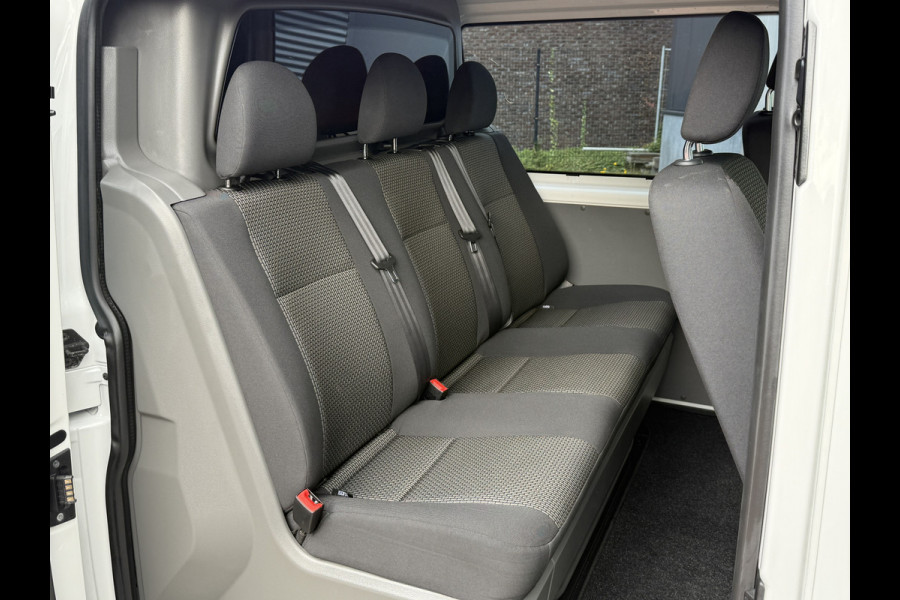 Volkswagen Transporter 2.0 TDI L2H1 30 DC Highline | Camera | Trekhaak | Automaat Volkswagen Transporter 2.0 TDI L2H1 30 DC Highline | Camera | Trekhaak | Automaat