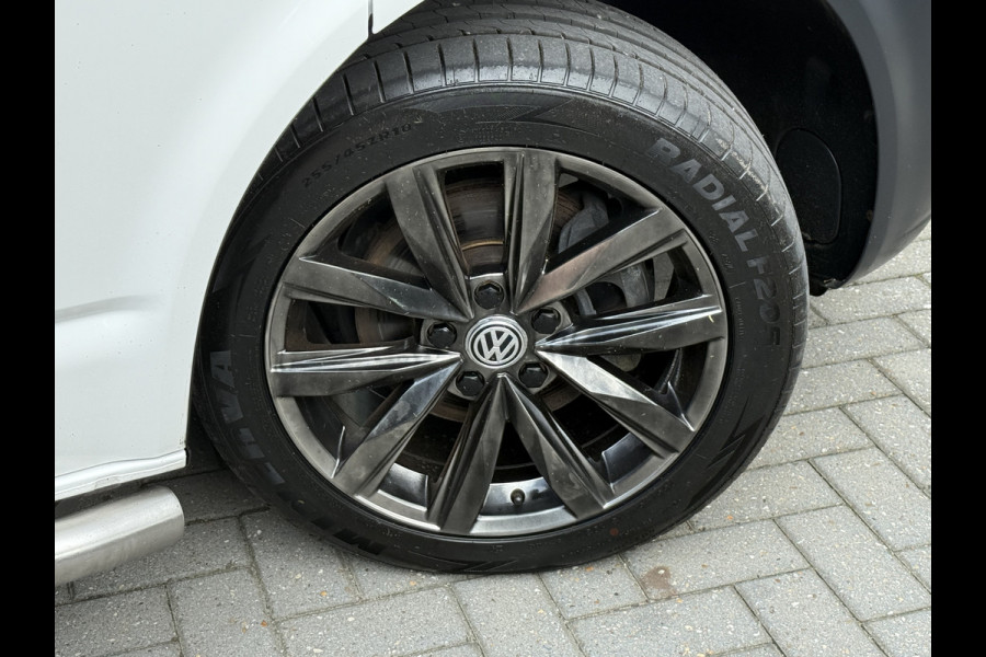 Volkswagen Transporter 2.0 TDI L2H1 30 DC Highline | Camera | Trekhaak | Automaat Volkswagen Transporter 2.0 TDI L2H1 30 DC Highline | Camera | Trekhaak | Automaat
