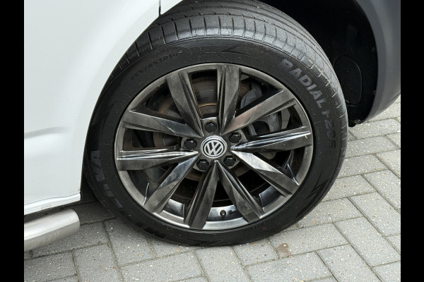 Volkswagen Transporter 2.0 TDI L2H1 30 DC Highline | Camera | Trekhaak | Automaat Volkswagen Transporter 2.0 TDI L2H1 30 DC Highline | Camera | Trekhaak | Automaat