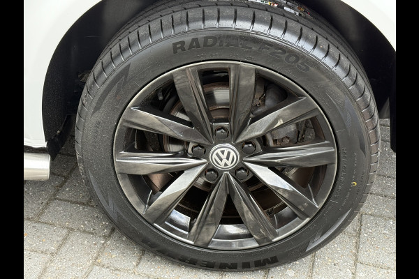 Volkswagen Transporter 2.0 TDI L2H1 30 DC Highline | Camera | Trekhaak | Automaat Volkswagen Transporter 2.0 TDI L2H1 30 DC Highline | Camera | Trekhaak | Automaat