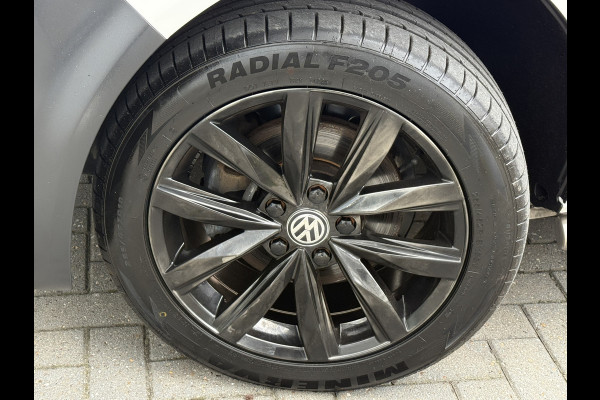Volkswagen Transporter 2.0 TDI L2H1 30 DC Highline | Camera | Trekhaak | Automaat Volkswagen Transporter 2.0 TDI L2H1 30 DC Highline | Camera | Trekhaak | Automaat
