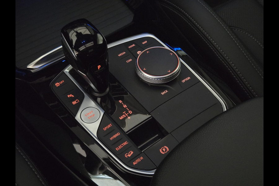 BMW X3 xDrive30e M SPORT LCI | PANORAMADAK | LEDER | LED VERLICHTING | STOELVERWARMING |