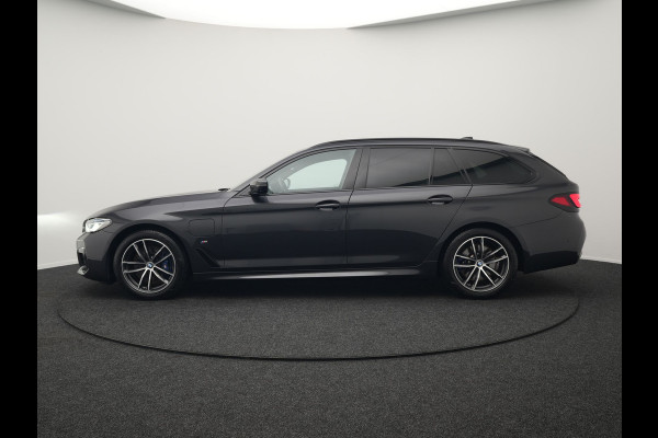 BMW 5 Serie Touring 530e M Sport Plug In Hybrid 293pk Dealer O.H PHEV | Head Up | 360 Camera | Laser LED |  Alcantara Sportstoelen Verwarmd | Blis | Apple Carplay | M Sportstuur | Navigatie | Virtual | DAB |